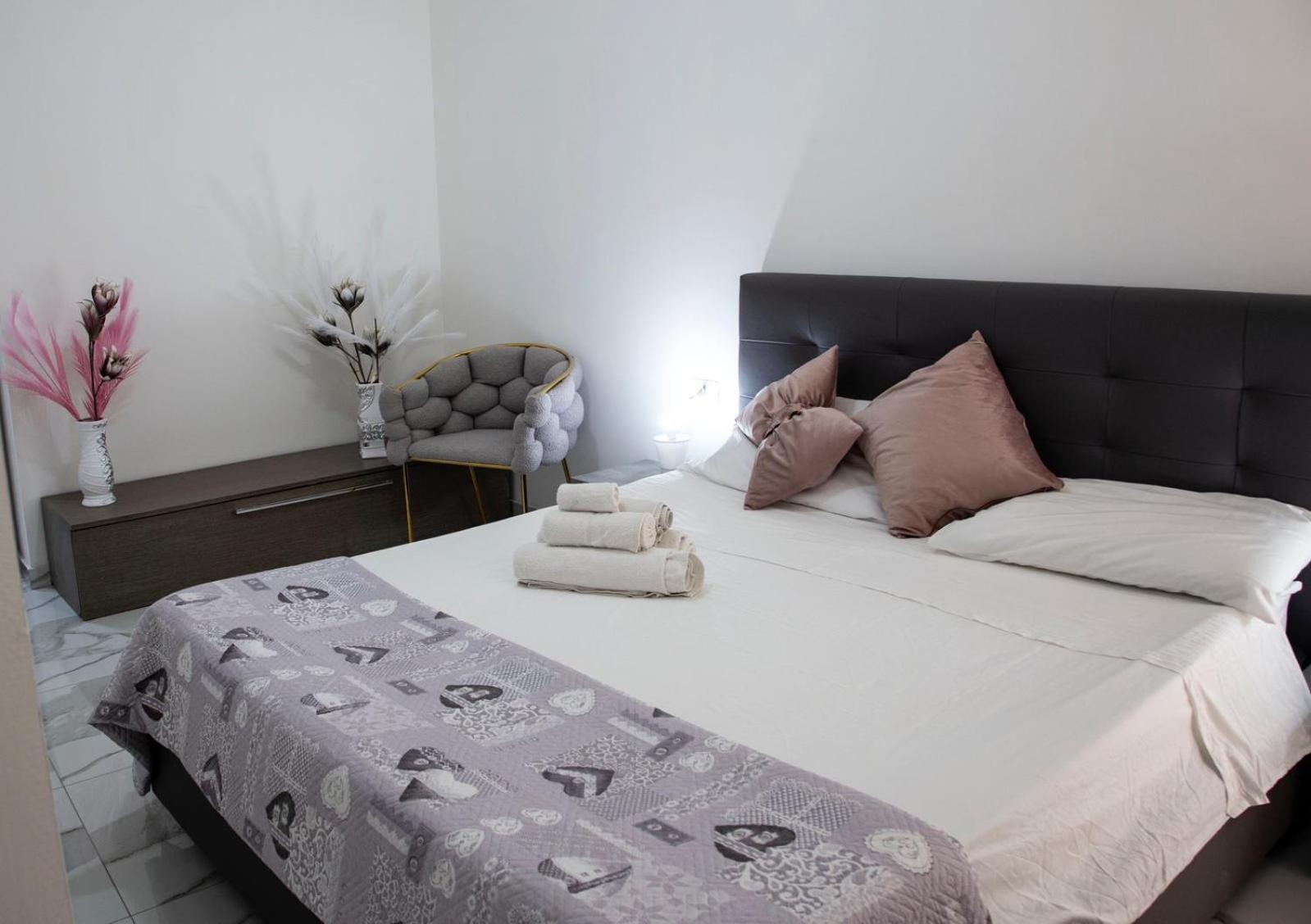 Tiluri Apartment เนเปิลส์ ภายนอก รูปภาพ