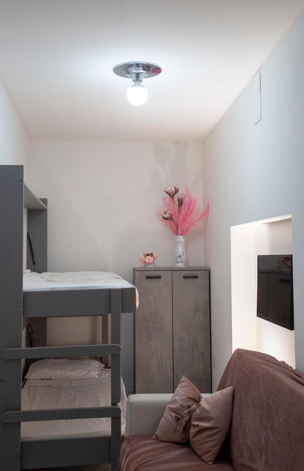 Tiluri Apartment เนเปิลส์ ภายนอก รูปภาพ